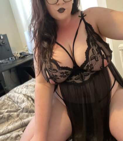 Do you like goth girls with big tits and glasses?