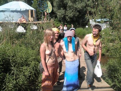 Les poussins hippies
