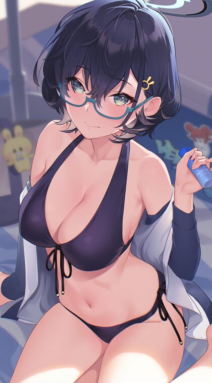 Chihiro in zwarte bikini en fles