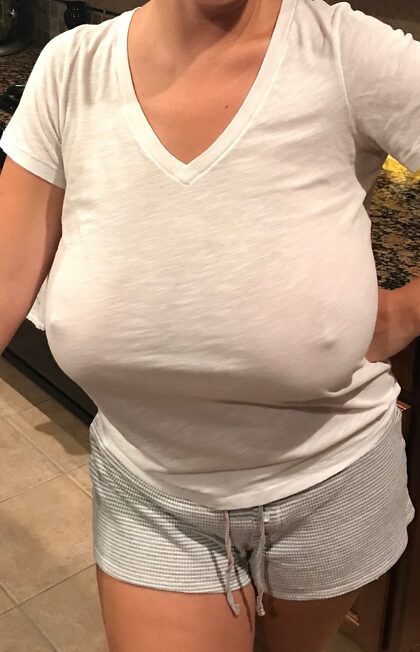 What do you think about my granny body? Mom of 3 and grandma of 2.