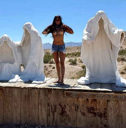 I flashed my boobs at a ghost town xD