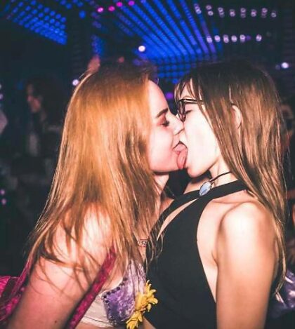 Rave makeout