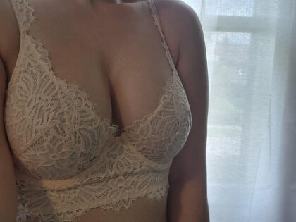 Sundays are for pretty lacey things