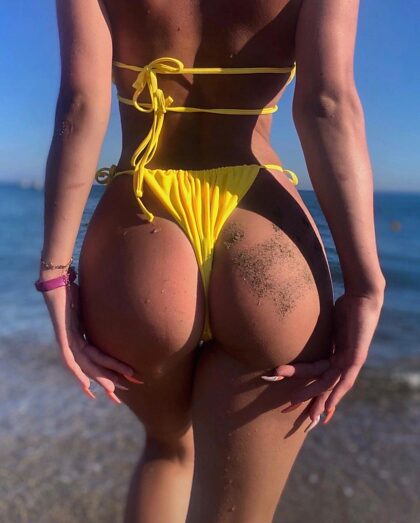 If you like this ass, I'd let you pound it in the beach