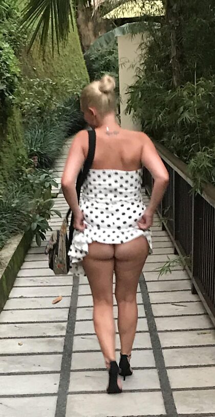 Bored mummy - hubby wasn’t interested couldn’t even get him to do a public fuck ?