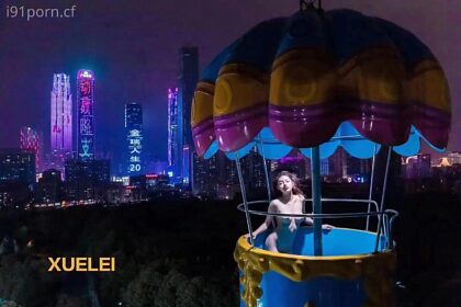 Femme nue dans le parc d'attractions de Nanning