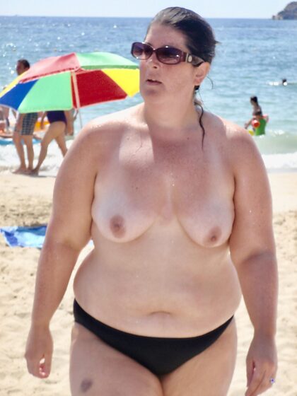 Beach boobs for this mom of 3