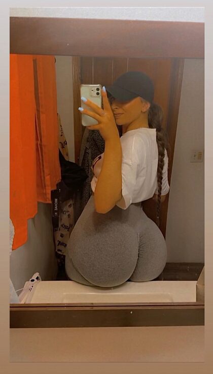 Nothing compares to ass in yoga pants