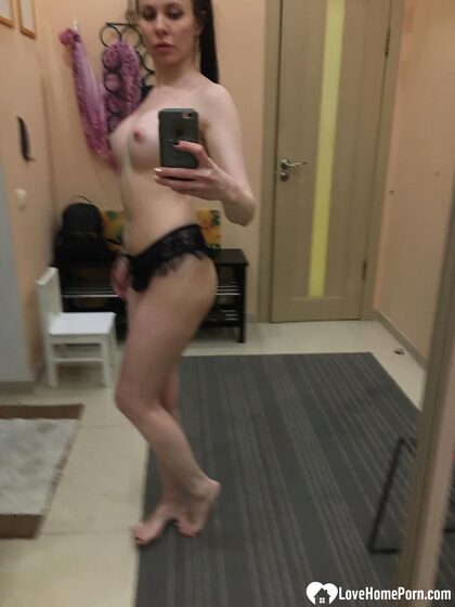 Sexy selfies en el espejo con mi lencería favorita