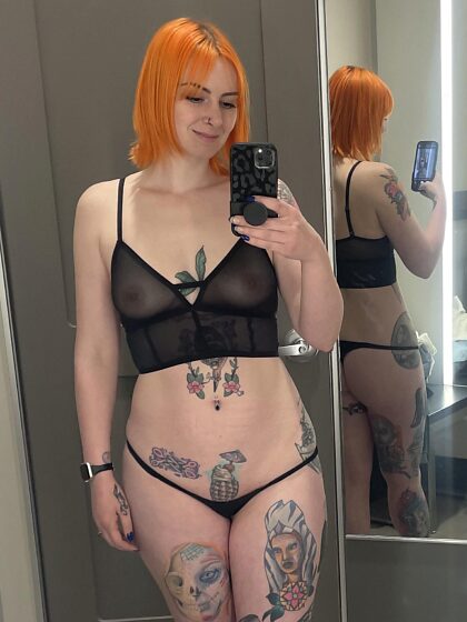 I’m legally required to take a sexy selfie in a target changing room!