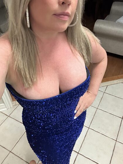 Would you fuck a 39 year old married milf, my husband shares me….
