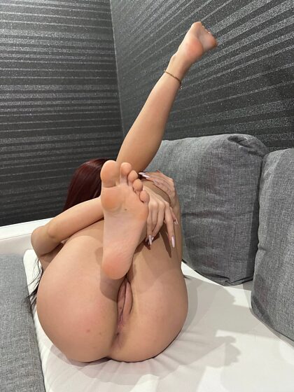anal fuck or foot job or both ?