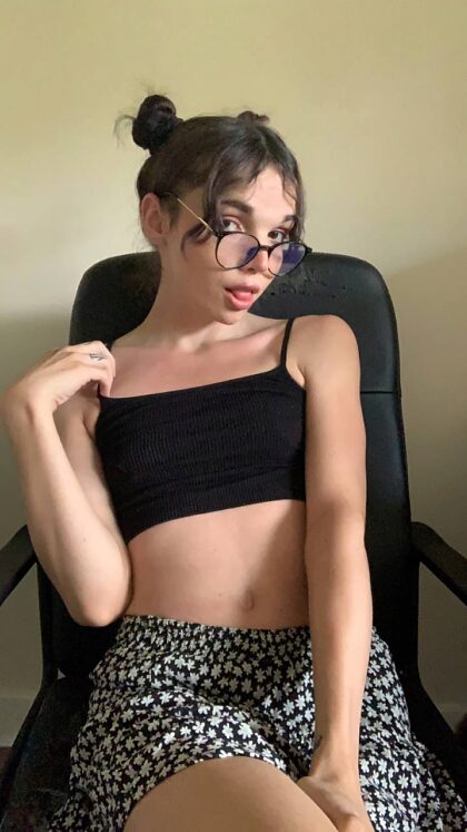 Would you accept nudes from a nerdy tgirl? 