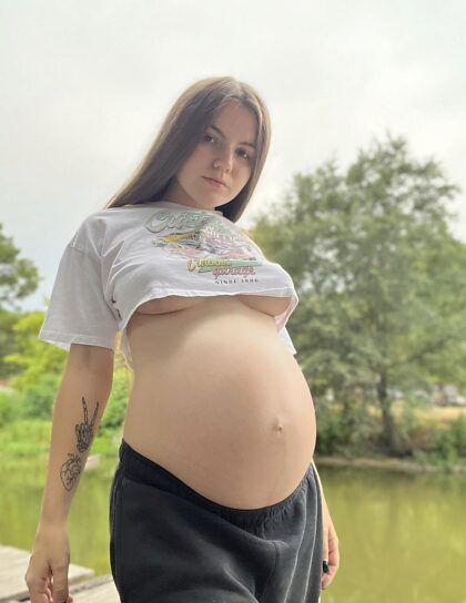 The preggo girl in school invited you to hangout for a lake day, would you go?