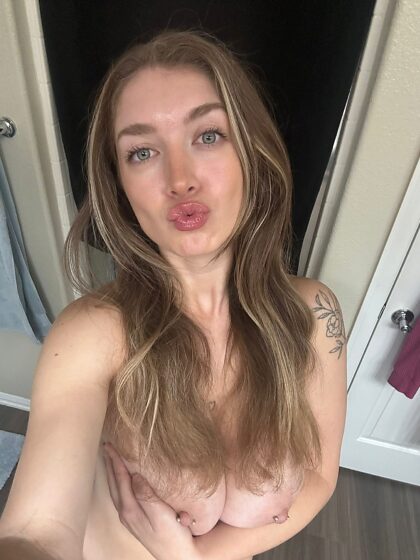 Kisses and love for all you amazing ladies 