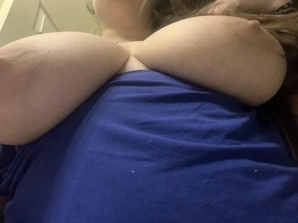 Big soft titties 