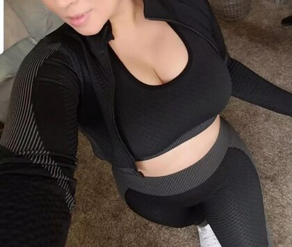 Leggings so hard to get over this Latina booty