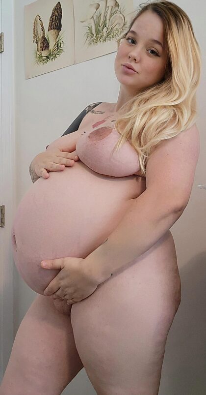 Você transaria com uma garota grávida de gêmeos?