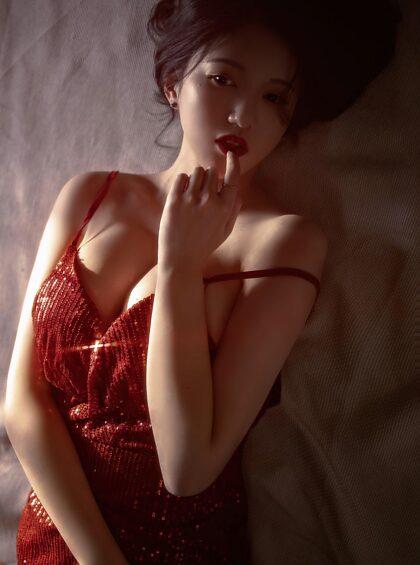 Qing Chi - vestido rojo de lentejuelas