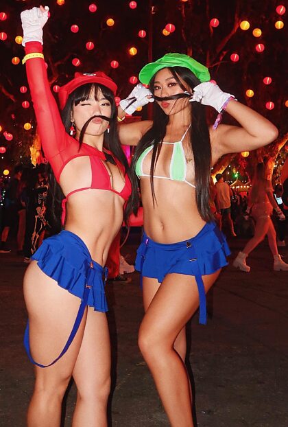 Love these Halloween rave outfits