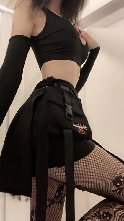 would u fck me if i wear this the first time we meet