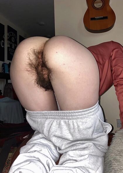 Come and join me for a afternoon snack of hairy ass