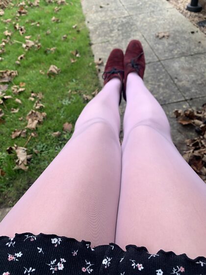 Office trouble: Lilac tights 