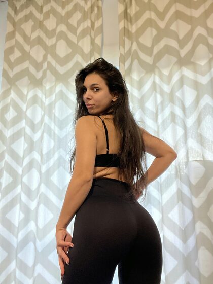 Thick ass, petite body—how do you find a 22 yo girl coming to your room for a night?
