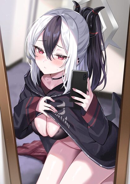 Kayoko obscene selfie