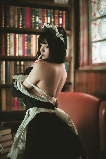 Catgirl Victorian maid by Raku