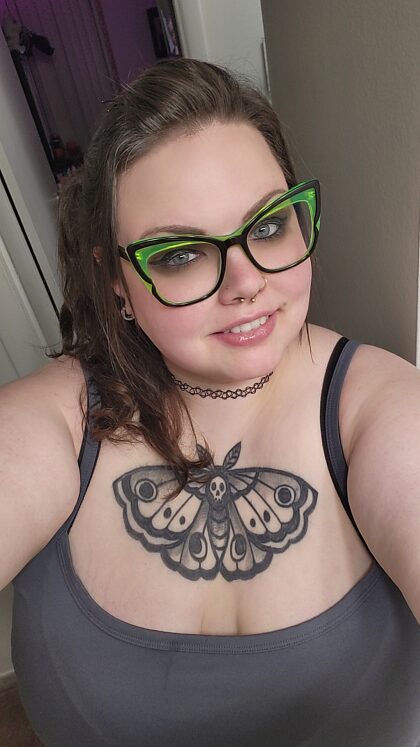 Pretty face and big tits 