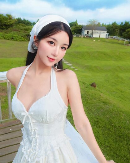 Little white dress