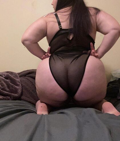 Anybody here like a fat mom with a fat ass?