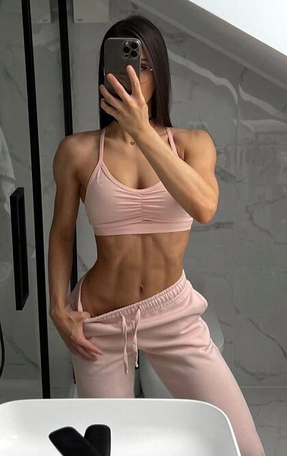 fit girl with sexy abs