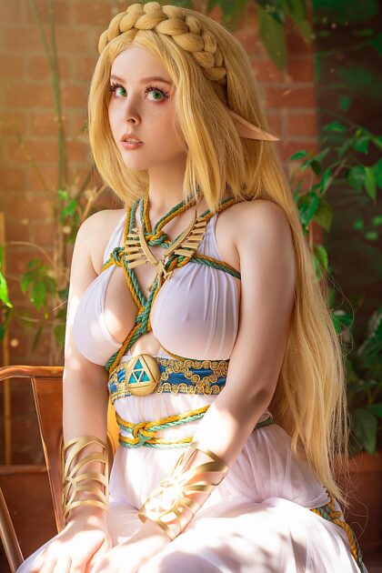 Zelda cosplay by Helly Valentine