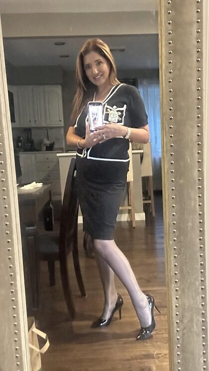 Business milf in shiny hose