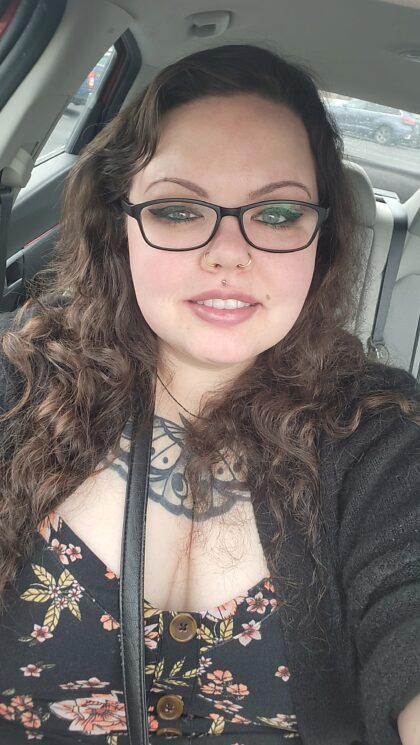 Cum on my pretty face or tits