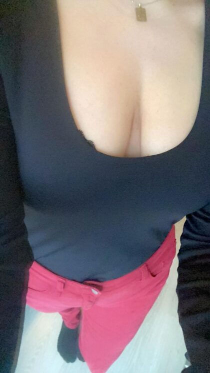 mrs37- Outfit of the day, would you pay attention?