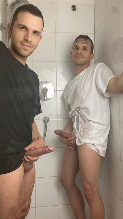 Tu veux prendre une douche avec nous ?
