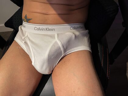 White undies are the best, do you agree?