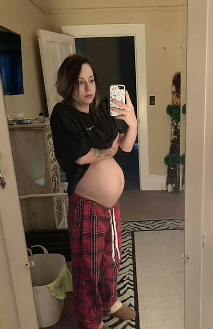 Pregnant and wanting a large cock to enjoy , any volunteers? 
