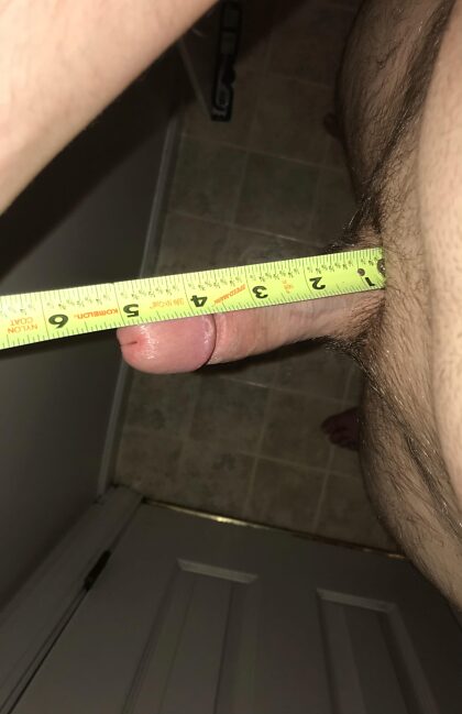Ist mein Penis zu klein? Ich bin mir meiner Größe sehr bewusst. Jeder Typ, den ich jemals nackt, weich und hart gesehen habe, war schon immer größer als ich.  Ich fühle mich wie ich wird für niemanden jemals genug sein.