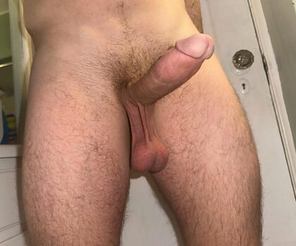 Who wants to hear my low hangers smack their ass while I go to pound town?