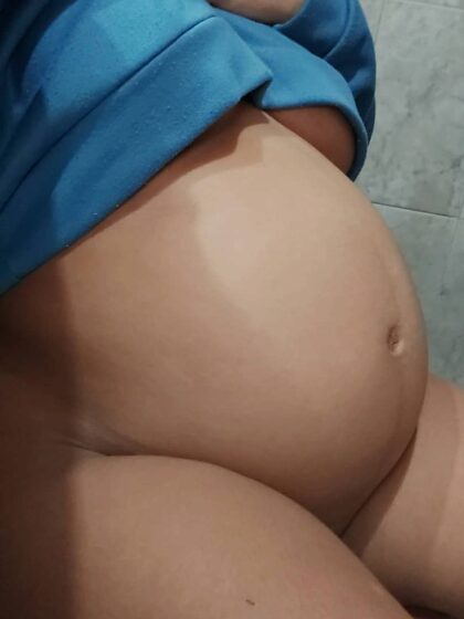 내 임신한 누드 사진을 모두 모아주시겠어요?