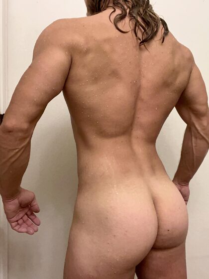 Fresh out of the shower! Just a straight guy teasing 