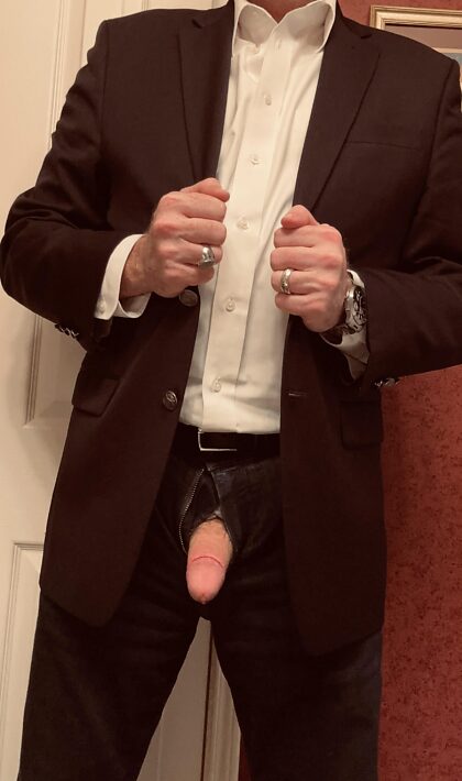 What would you do if you caught this married dad with his cock out?