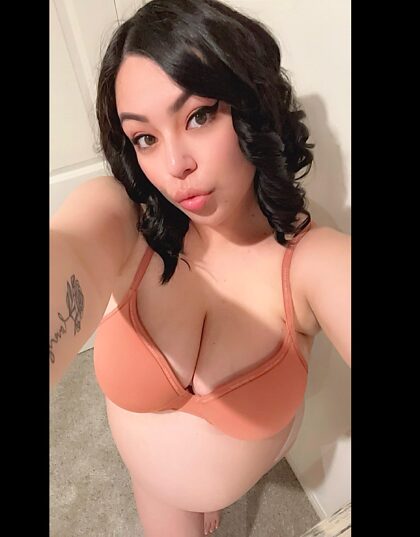 Pregnant Latina 