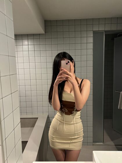 Is this tight dress looking cute on me?