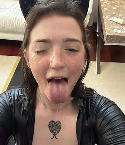 I only date hoping I'll get their cum on my face