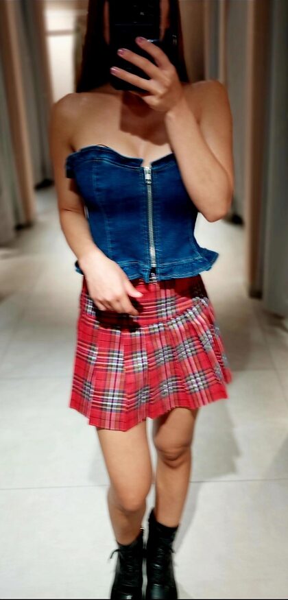 Good morning! Cute jean top with a reveal for you. 3 pics. :) Didn't buy because of frilly bottom... Wishing you a beautiful Saturday 